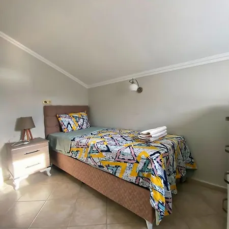 Sunset Club Sea House Beachfront & Sea View Apartment