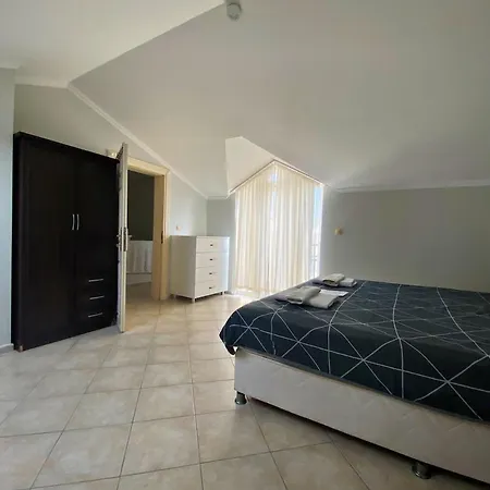 Sunset Club Sea House Beachfront & Sea View Apartment Fethiye