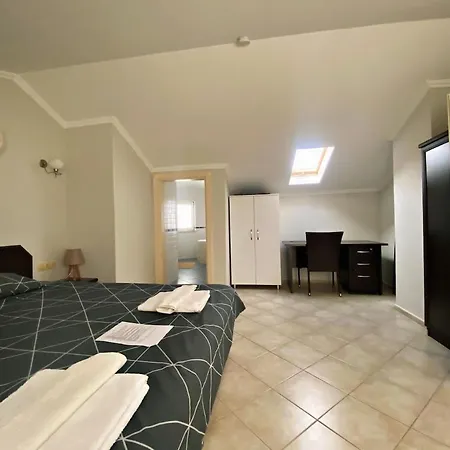 Sunset Club Sea House Beachfront & Sea View Apartment