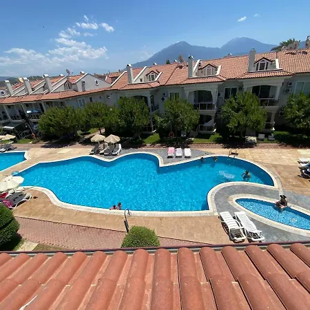 Sunset Club Sea House Beachfront & Sea View Apartment *